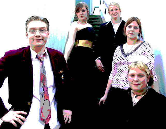 4 Darstellerinnen mit Andy Banks